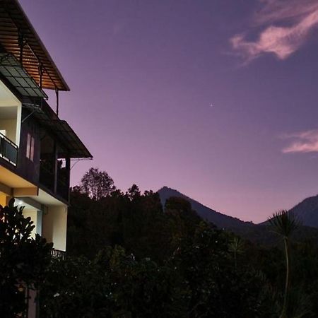 Kaiya Retreat Hotel Munduk  Exterior photo